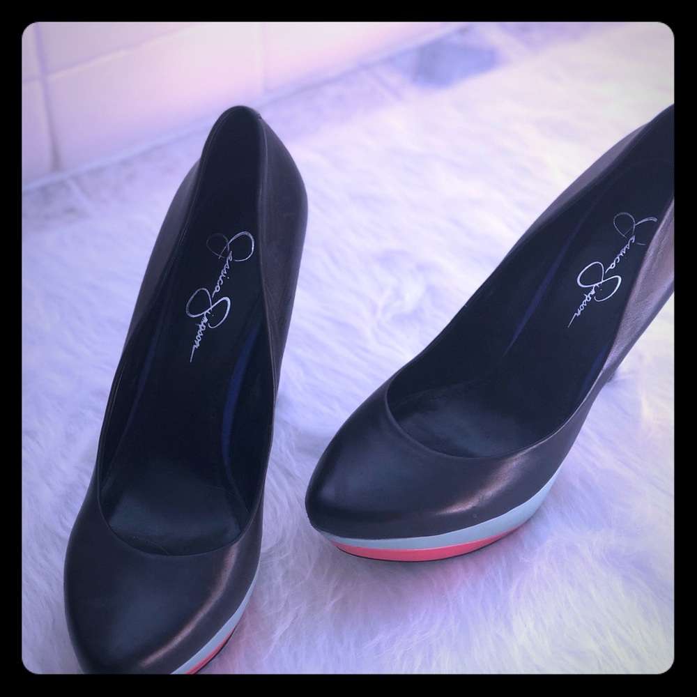 Jessica Simpson black pumps